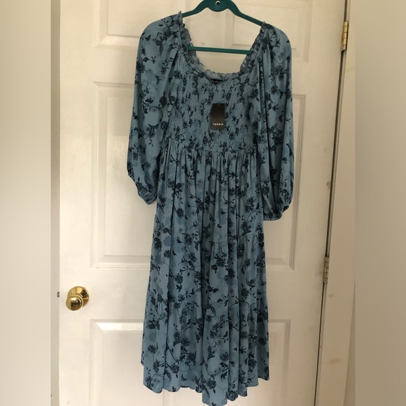 NWT Blue torrid flowy dress - Picture 2 of 3